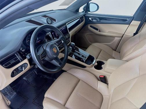 2023 Porsche Macan 