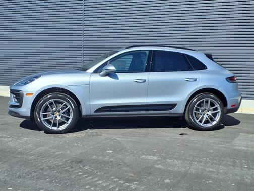 2025 Porsche Macan Base
