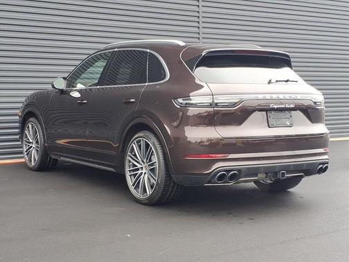 2022 Porsche Cayenne Turbo
