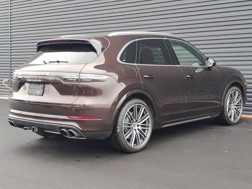 2022 Porsche Cayenne Turbo