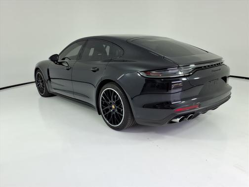 2023 Porsche Panamera 4 Platinum Edition