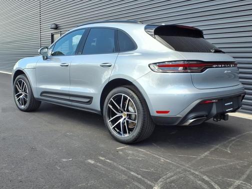 2025 Porsche Macan 