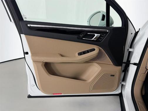 2026 Porsche Macan T