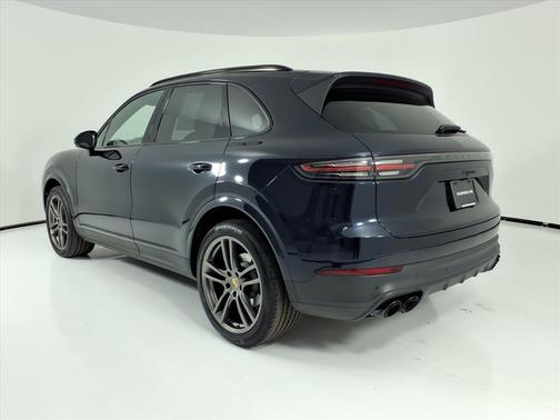 2023 Porsche Cayenne Platinum Edition