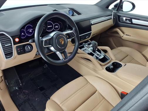 2023 Porsche Cayenne Platinum Edition