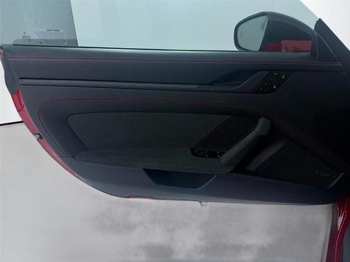 2025 Porsche 911 Carrera 4 GTS