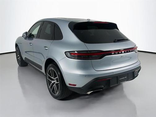 Dolomite Silver Metallic 2026 Porsche Macan Base