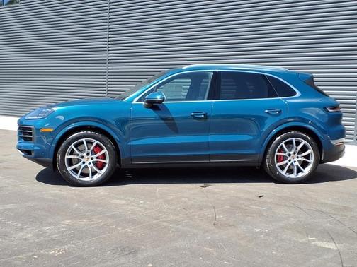 2025 Porsche Cayenne S