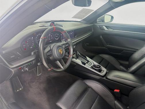 2020 Porsche 911 Carrera