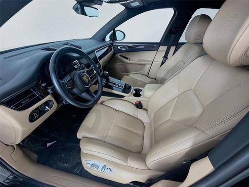 2023 Porsche Macan T