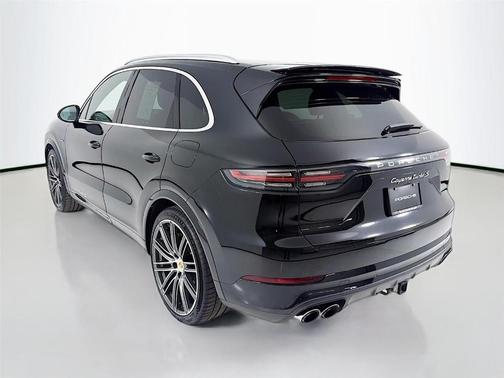 2023 Porsche Cayenne Turbo S