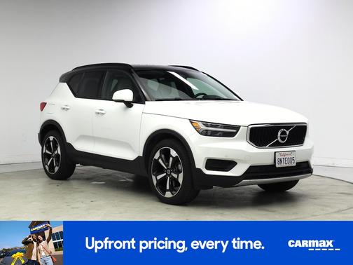 2020 Volvo XC40 T5 Momentum