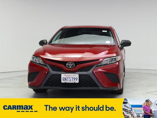 2020 Toyota Camry SE