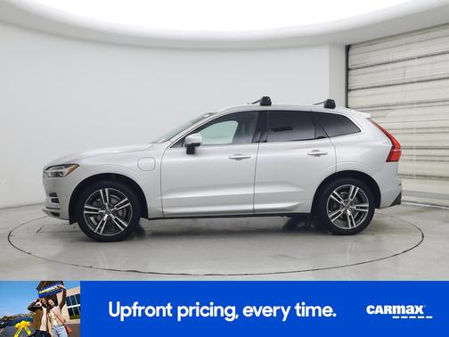 2019 Volvo XC60 Recharge Plug-In Hybrid T8 Momentum