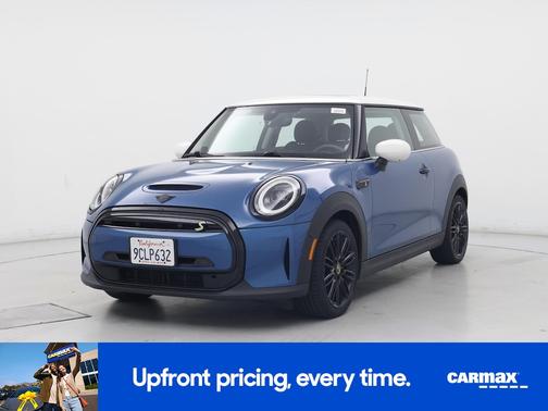 Blue 2023 MINI SE Hardtop SE