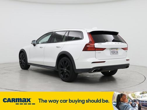 2022 Volvo V60 Cross Country T5