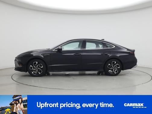 Black 2025 Hyundai SONATA SE