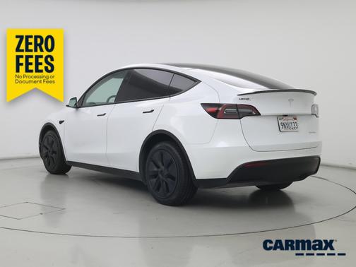 White 2024 Tesla Model Y Long Range