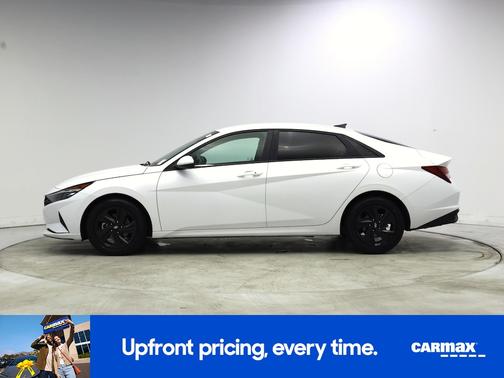 White 2021 Hyundai ELANTRA SEL