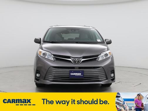 2019 Toyota Sienna XLE