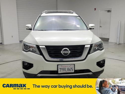 2017 Nissan Pathfinder SL