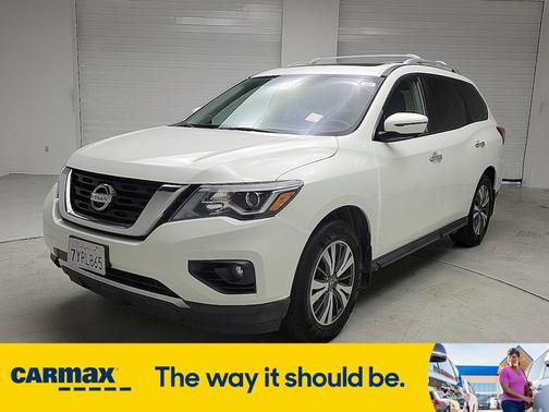 2017 Nissan Pathfinder SL