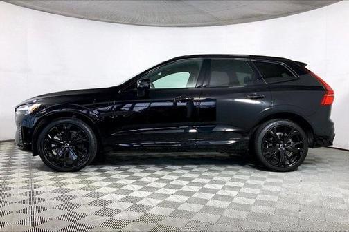 2024 Volvo XC60 Recharge Plug-In Hybrid T8 Ultimate Black Edition
