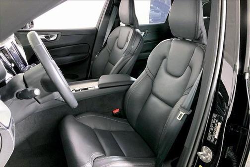 2024 Volvo XC60 Recharge Plug-In Hybrid T8 Ultimate Black Edition