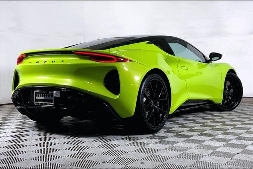 Isotope Green 2025 Lotus Emira V6