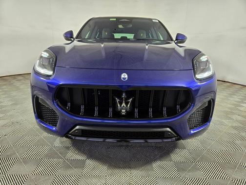 Blu 2023 Maserati Grecale Modena