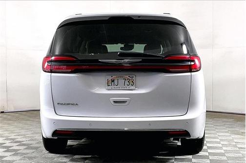 2022 Chrysler Pacifica Touring-L