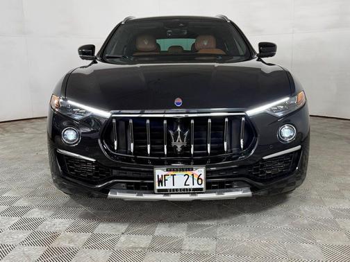 Nero Ribelle Metallic 2021 Maserati Levante S GranLusso