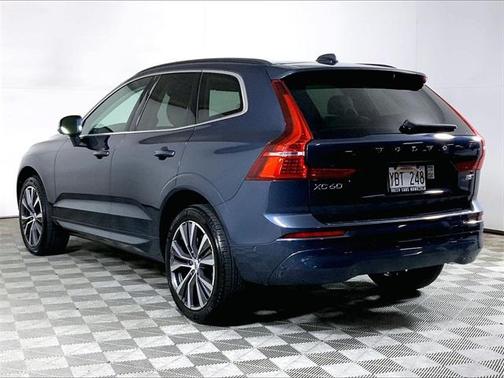 2022 Volvo XC60 B5 Momentum
