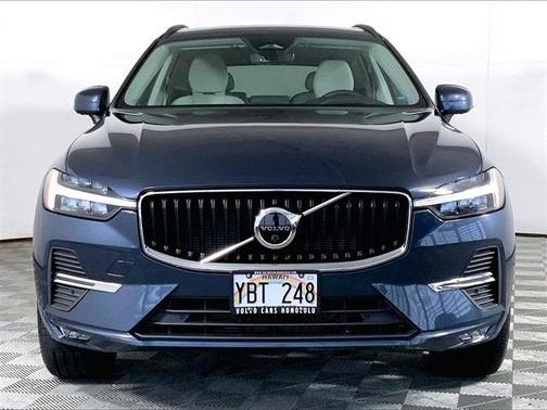 2022 Volvo XC60 B5 Momentum