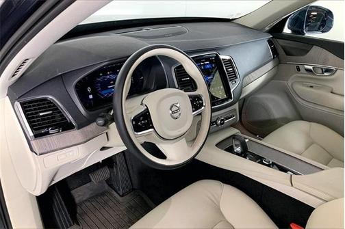 2024 Volvo XC90 Recharge Plug-In Hybrid T8 Plus Bright Theme 7 Passenger