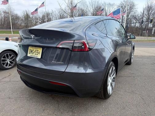 Midnight Silver Metallic 2022 Tesla Model Y Long Range Dual Motor All-Wheel Drive