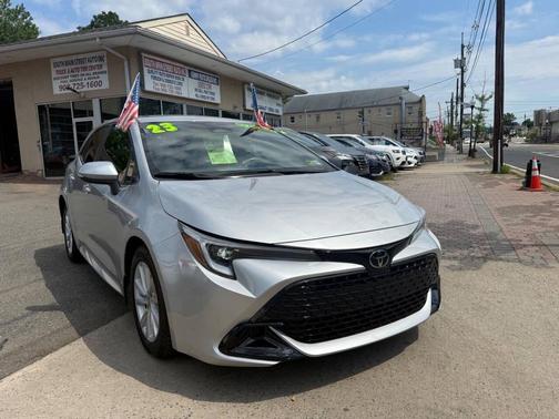 Classic Silver Metallic 2023 Toyota Corolla SE