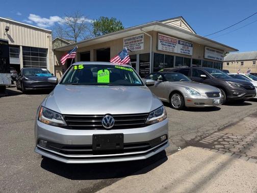 Moonrock Silver Metallic 2015 Volkswagen Jetta Auto SE w/Connectivity/Navigation
