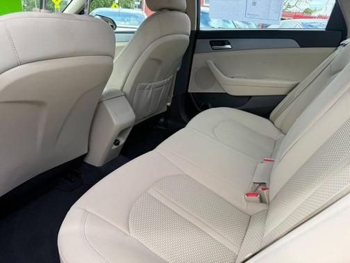 Phantom Black 2019 Hyundai SONATA SE
