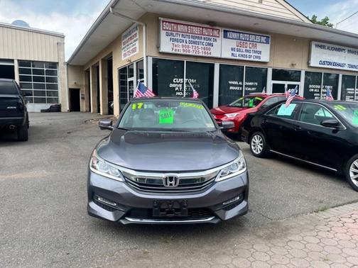 2017 Honda Accord EX-L w/Navigation & Honda Sensing