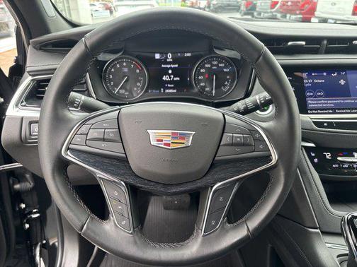 2022 Cadillac XT5 Premium Luxury