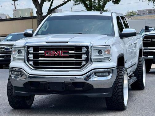 White 2017 GMC Sierra 1500 SLT