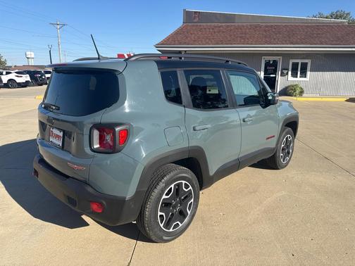 2016 Jeep Renegade Trailhawk