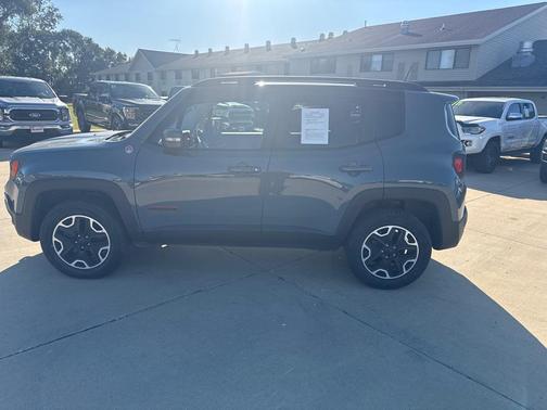 2016 Jeep Renegade Trailhawk