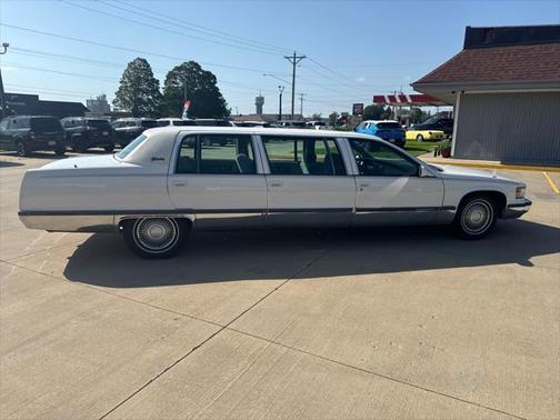 1996 Cadillac Fleetwood Standard