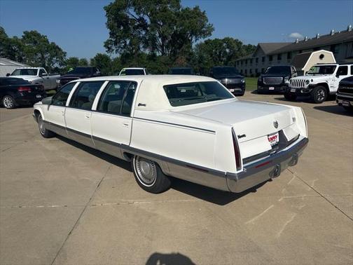 1996 Cadillac Fleetwood Standard