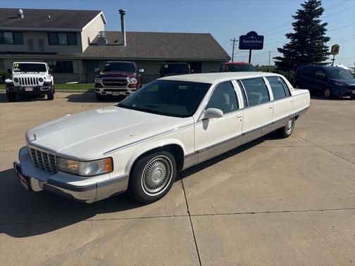1996 Cadillac Fleetwood Standard