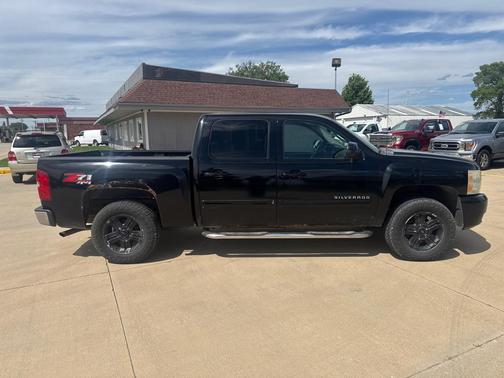 BLACK 2010 Chevrolet Silverado 1500 LT