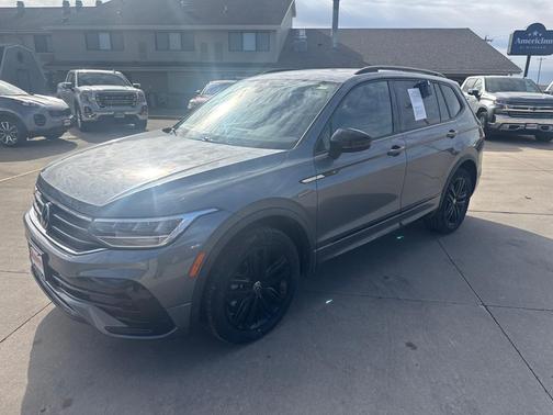 2022 Volkswagen Tiguan 2.0T SE R-Line Black 4MOTION
