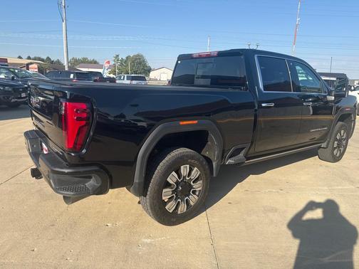 2024 GMC Sierra 2500 Denali